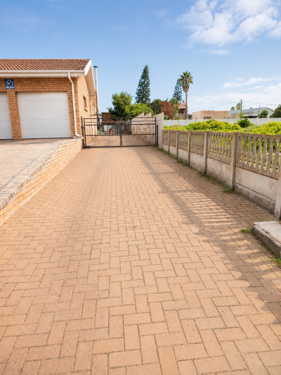 4 Bedroom Property for Sale in Lamberts Bay Western Cape